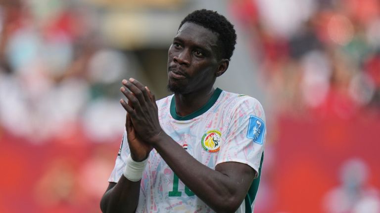 2026年世界杯：塞内加尔5-0伊拉克 - 伊斯梅拉·萨尔和伊利曼·恩迪亚耶进球，狮子军团更接近淘汰赛阶段