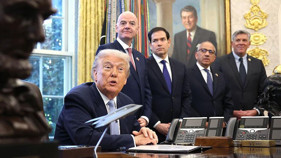安迪·伯纳姆：吉安尼·因凡蒂诺是领导国际足联的“错误人选”