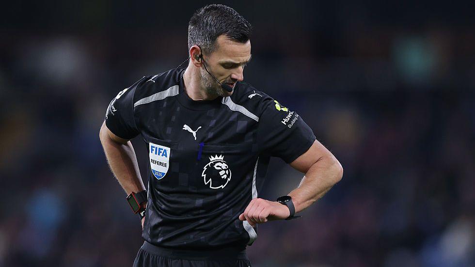 新赛季足球规则：VAR、时间浪费与换人